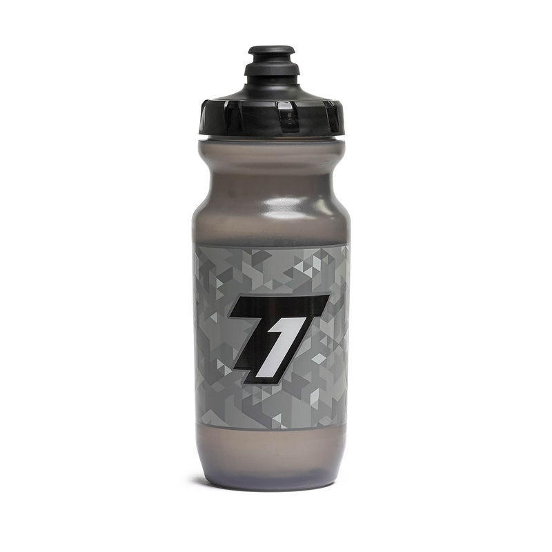 Trail One Components Water Bottle 22oz. – Digital Camo