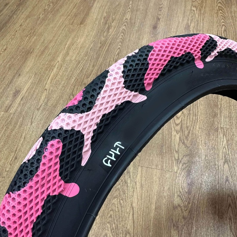 Cult x Vans 20 inch Tyre Pink Camo