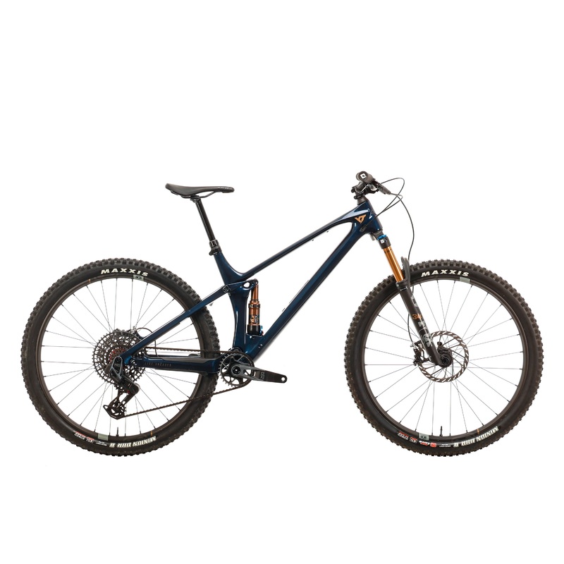 YT Izzo Core 4 Mountain Bike – 2024, Large